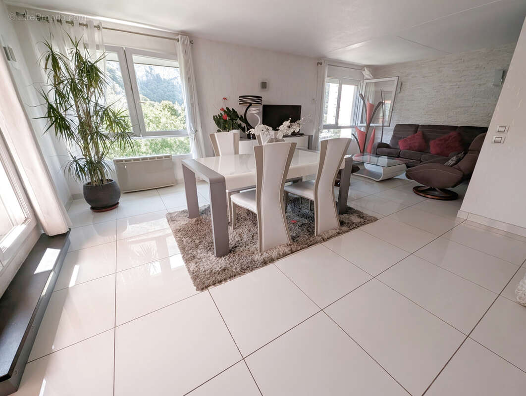 Appartement à SASSENAGE