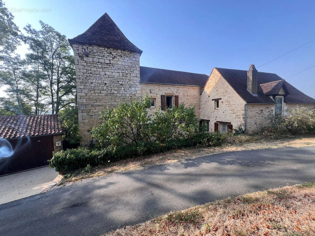 Maison à SALIGNAC-EYVIGUES