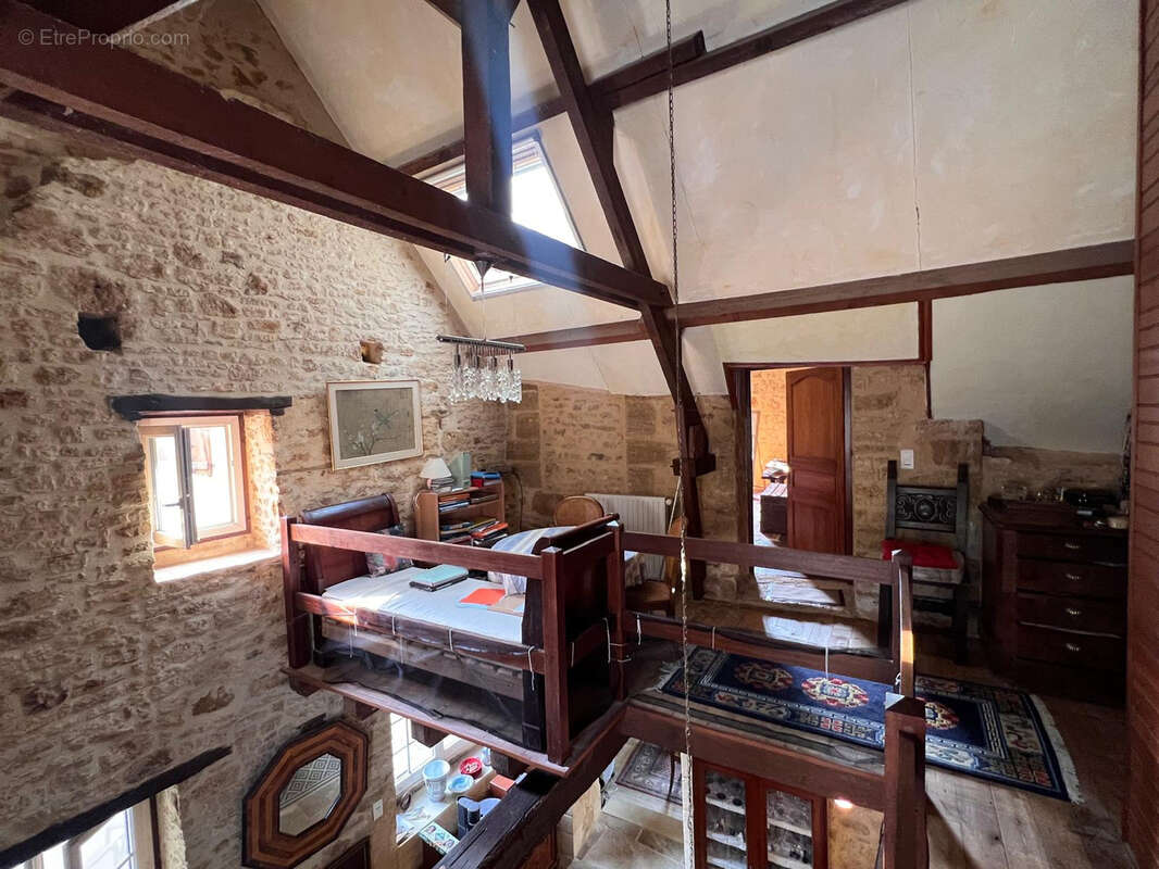 Maison à SALIGNAC-EYVIGUES