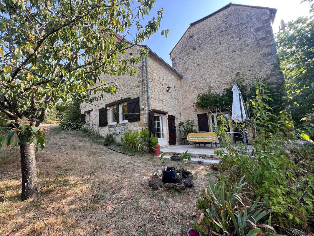 Maison à SALIGNAC-EYVIGUES