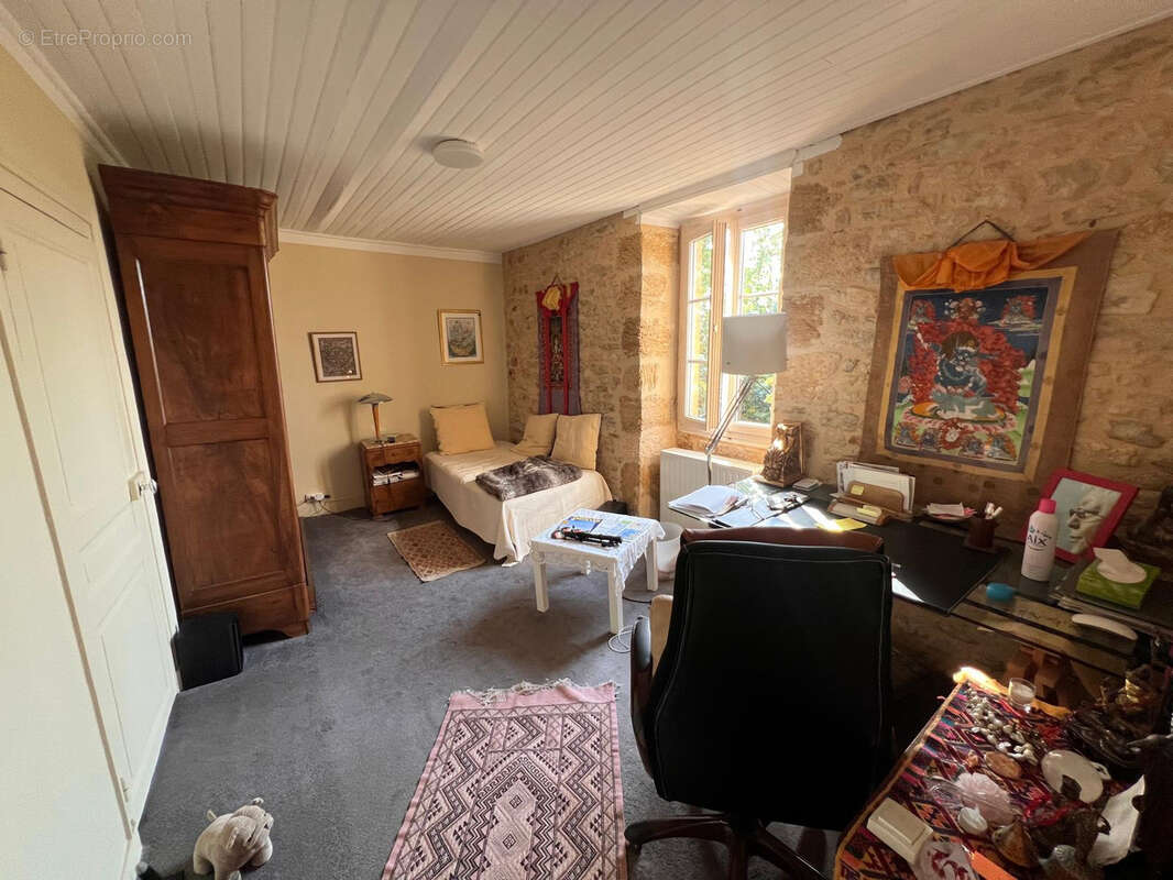 Maison à SALIGNAC-EYVIGUES