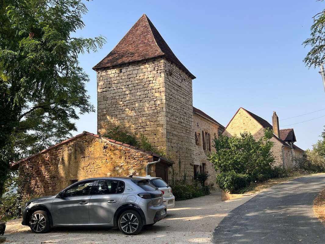 Maison à SALIGNAC-EYVIGUES