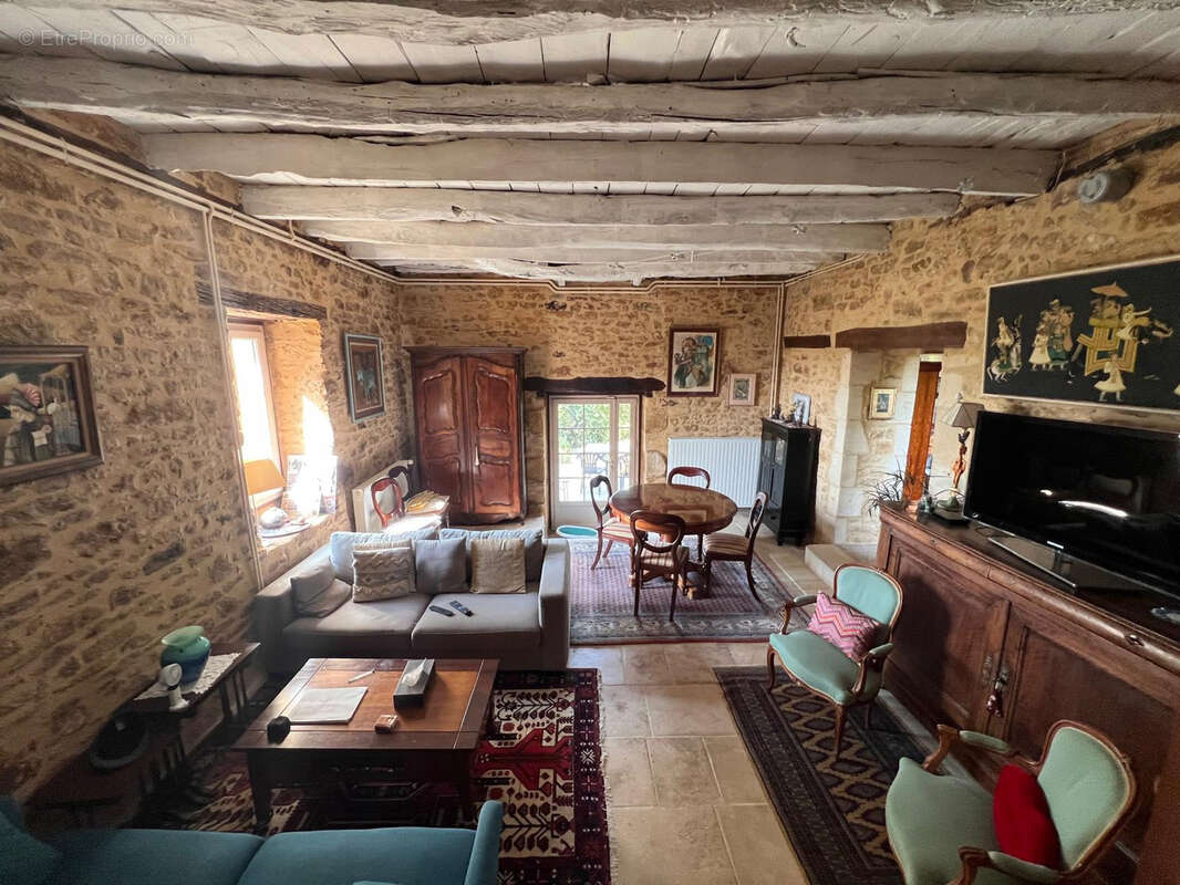 Maison à SALIGNAC-EYVIGUES