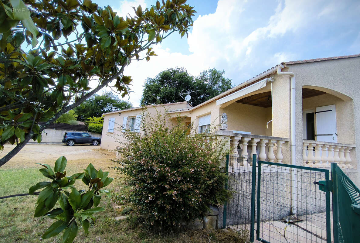 Maison à SAINT-QUENTIN-LA-POTERIE