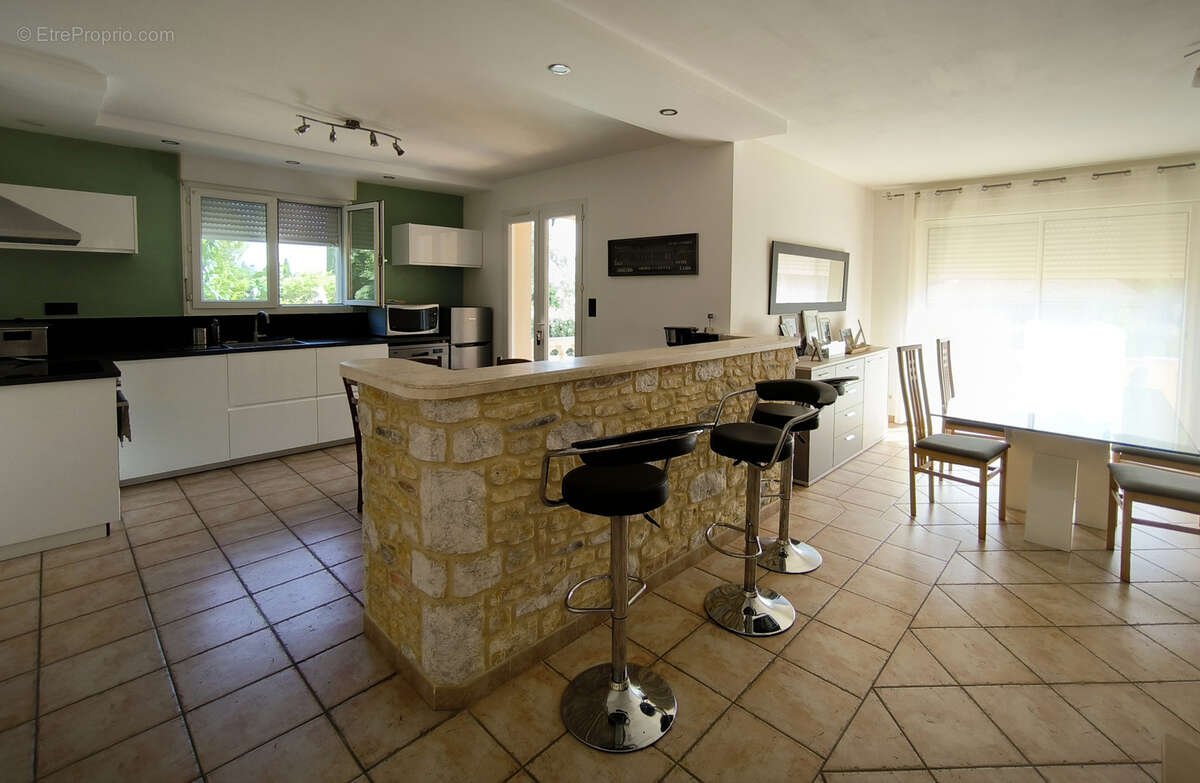 Maison à SAINT-QUENTIN-LA-POTERIE