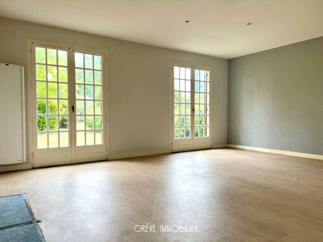 Maison à LES BRULAIS