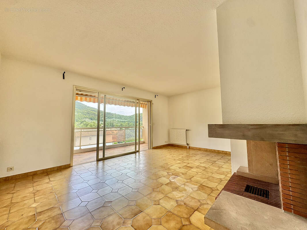 Appartement à NYONS