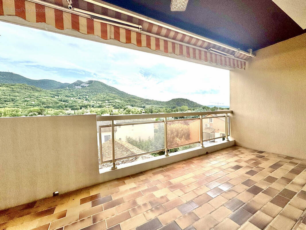 Appartement à NYONS