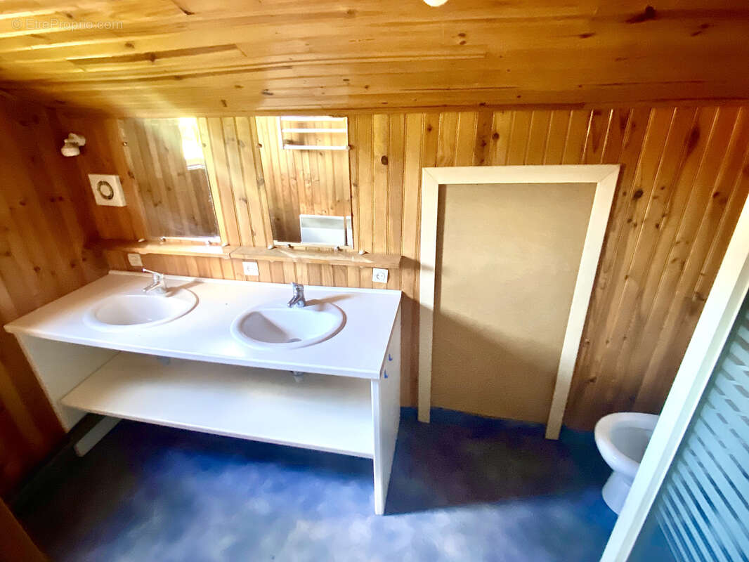 Maison à CHATEL-MONTAGNE