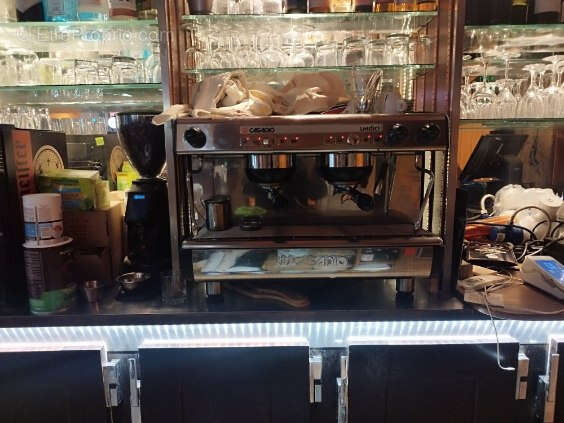 Commerce à PARIS-6E