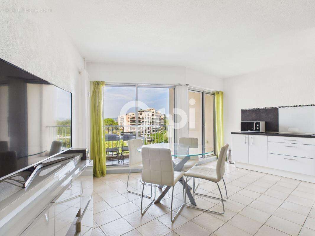 Appartement à MANDELIEU-LA-NAPOULE