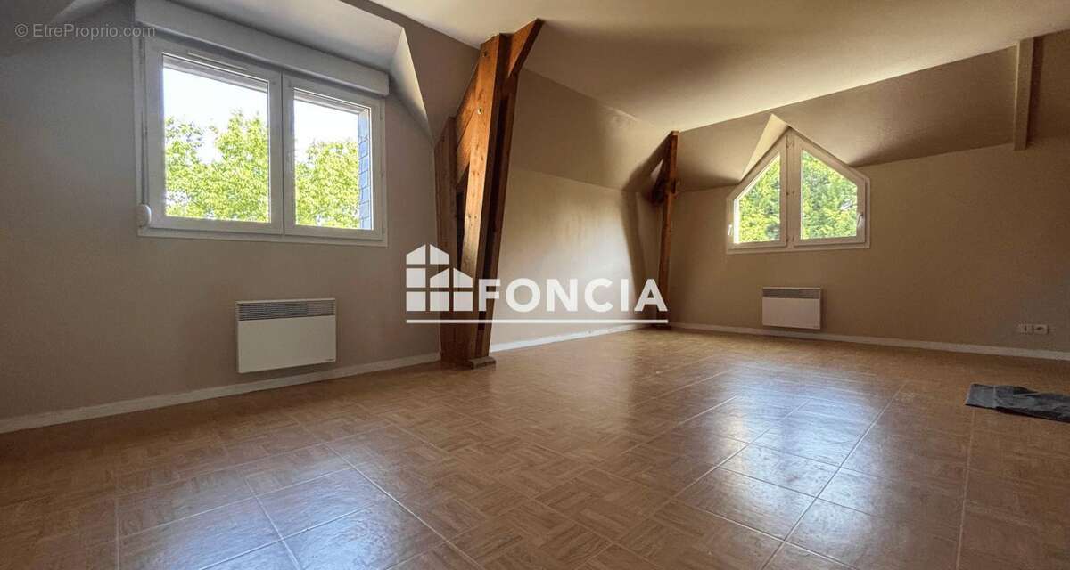 Appartement à LA RIVIERE-SAINT-SAUVEUR