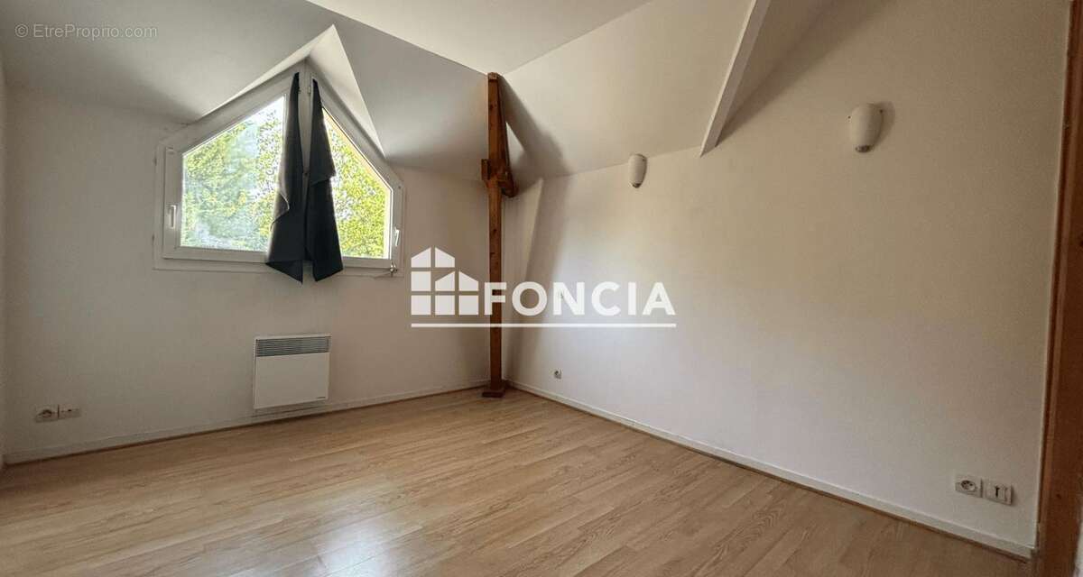 Appartement à LA RIVIERE-SAINT-SAUVEUR