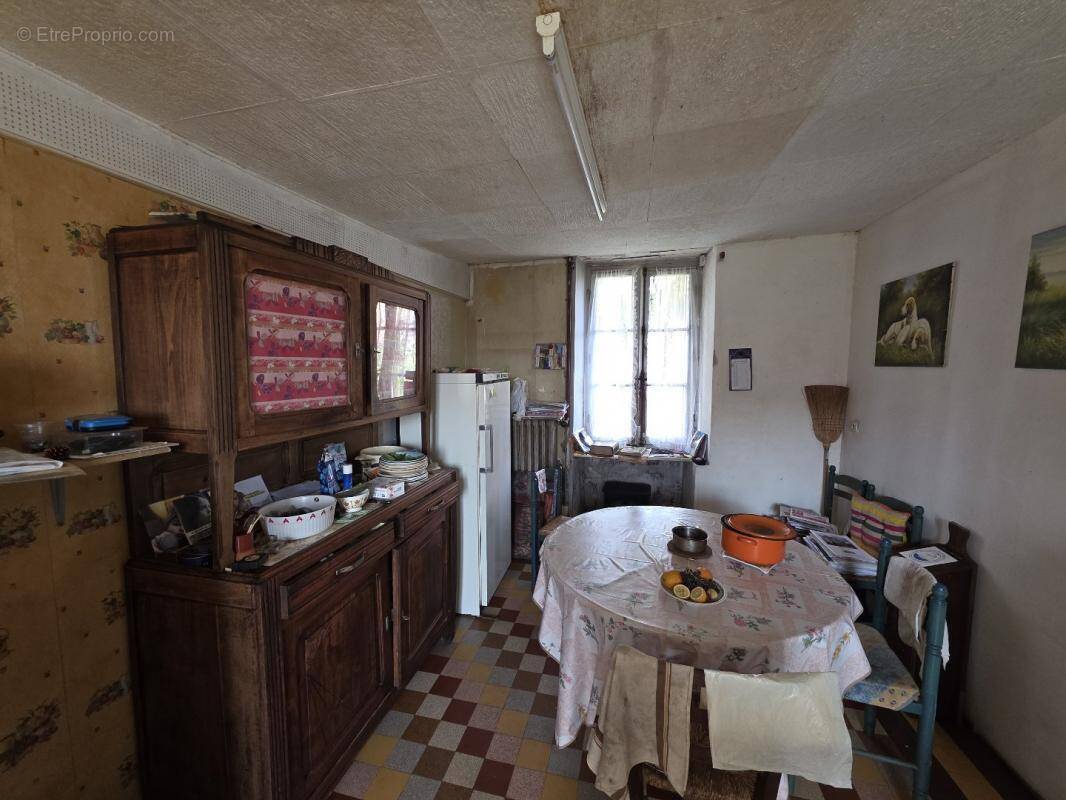 Maison à DUN-LE-POELIER