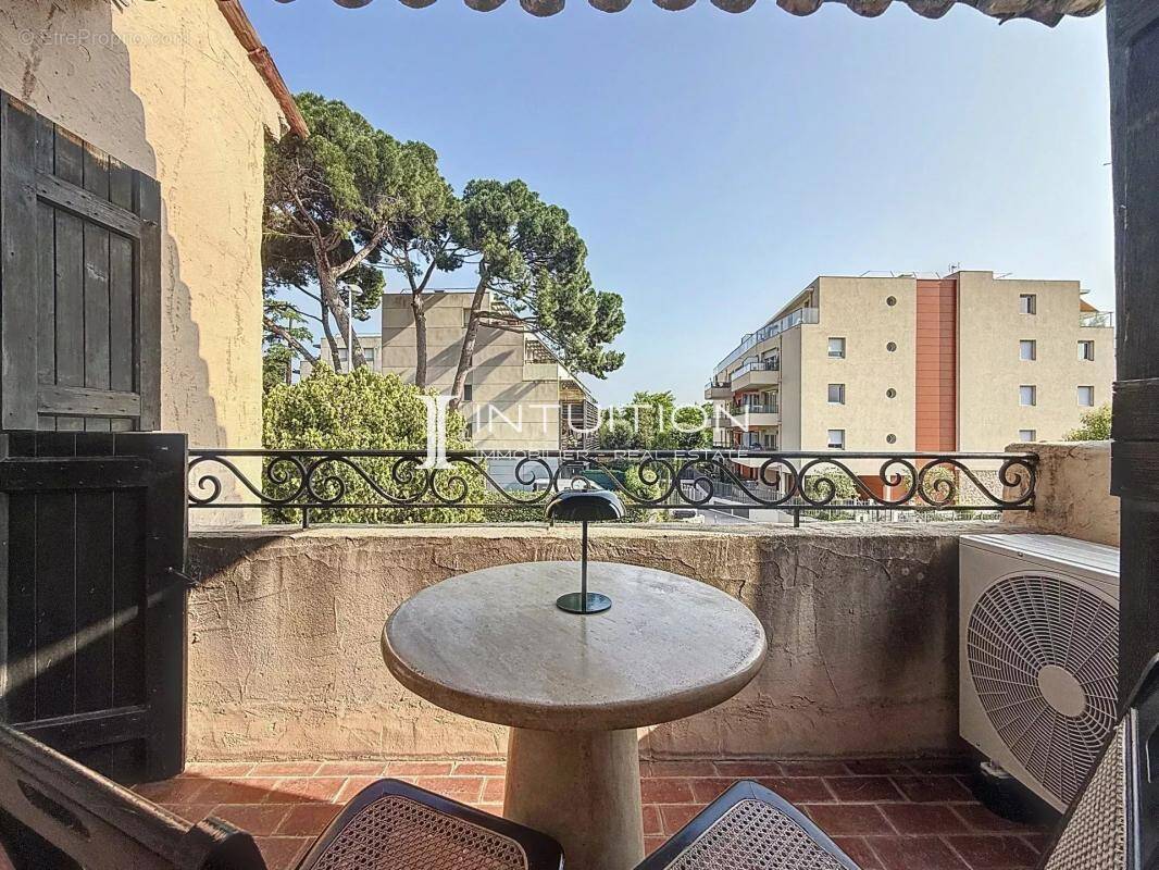 Appartement à SAINT-LAURENT-DU-VAR