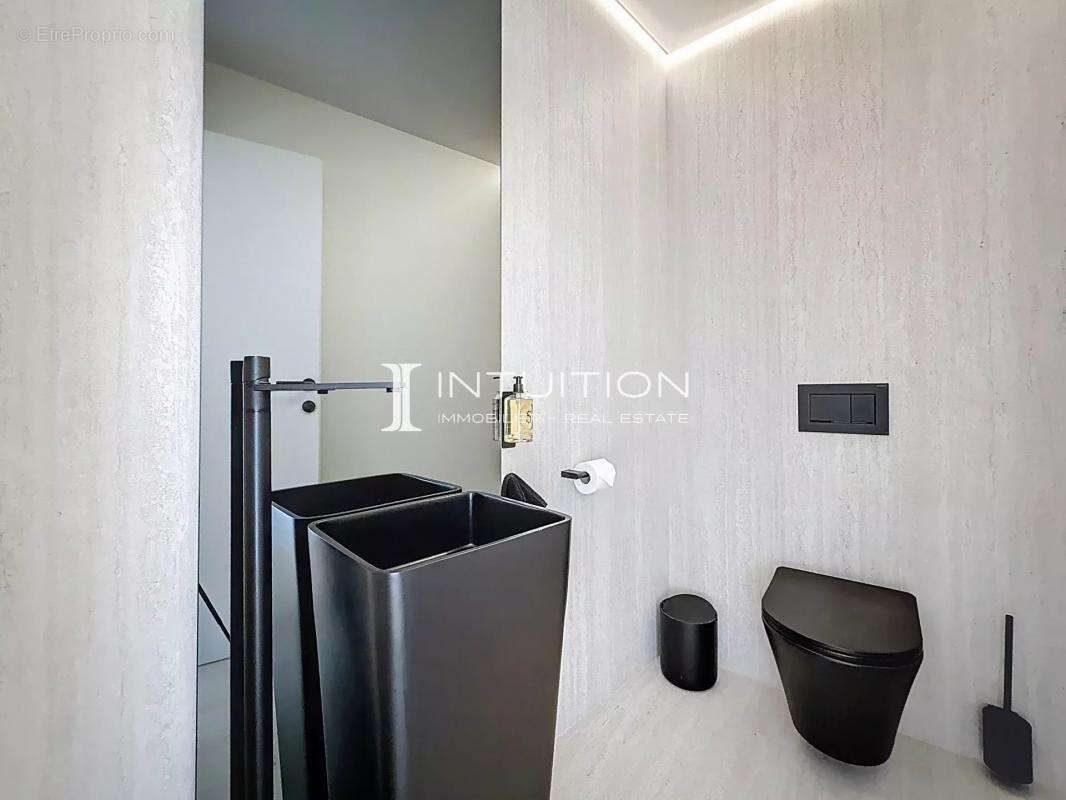 Appartement à SAINT-LAURENT-DU-VAR