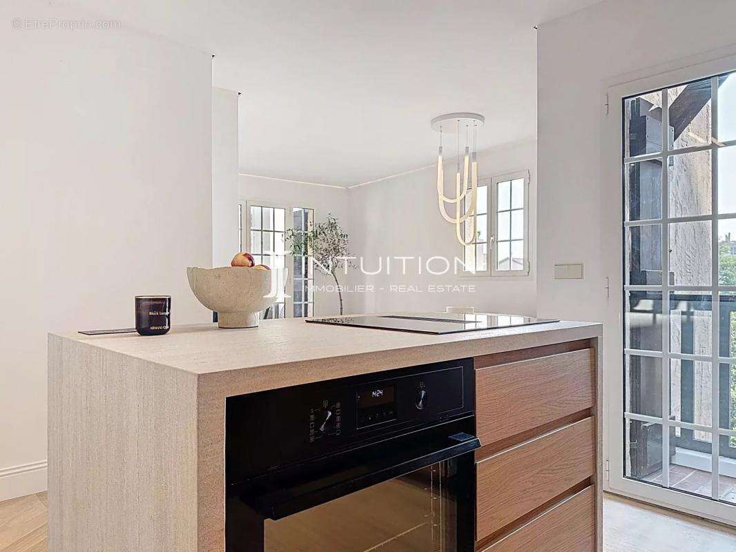 Appartement à SAINT-LAURENT-DU-VAR