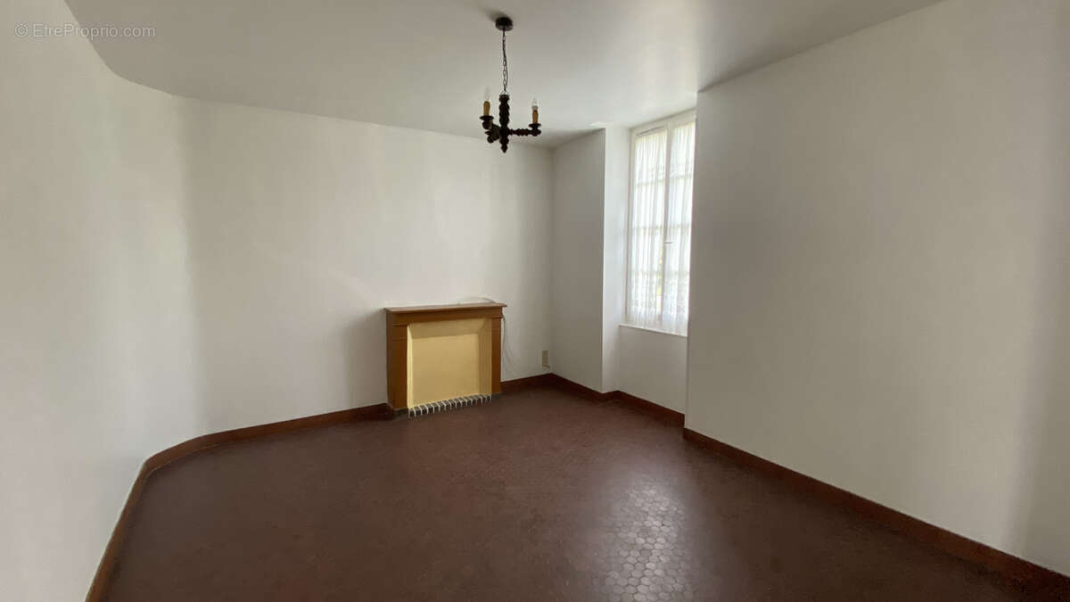 Maison à LONGNY-AU-PERCHE