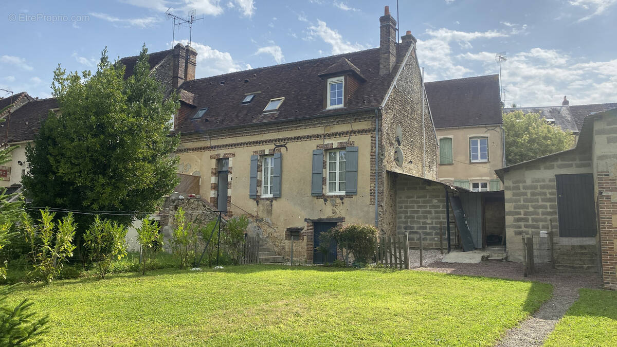 Maison à LONGNY-AU-PERCHE