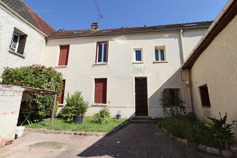 Appartement à FONTENAY-EN-PARISIS