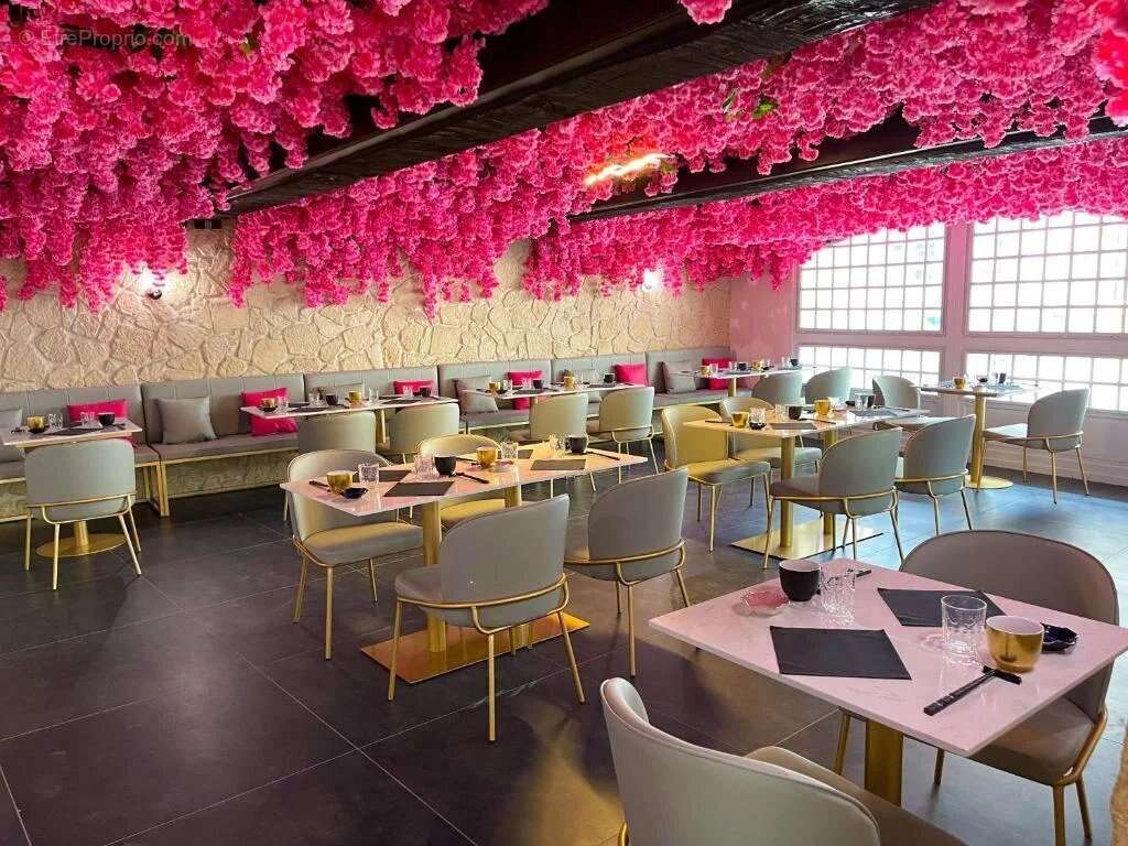 Commerce à MORESTEL