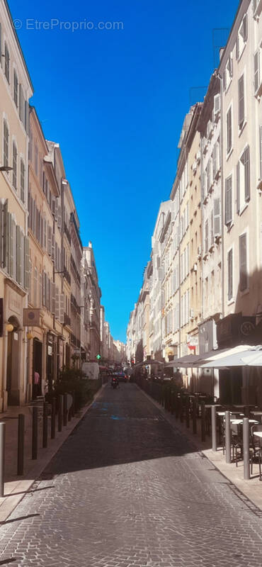 Appartement à MARSEILLE-1E