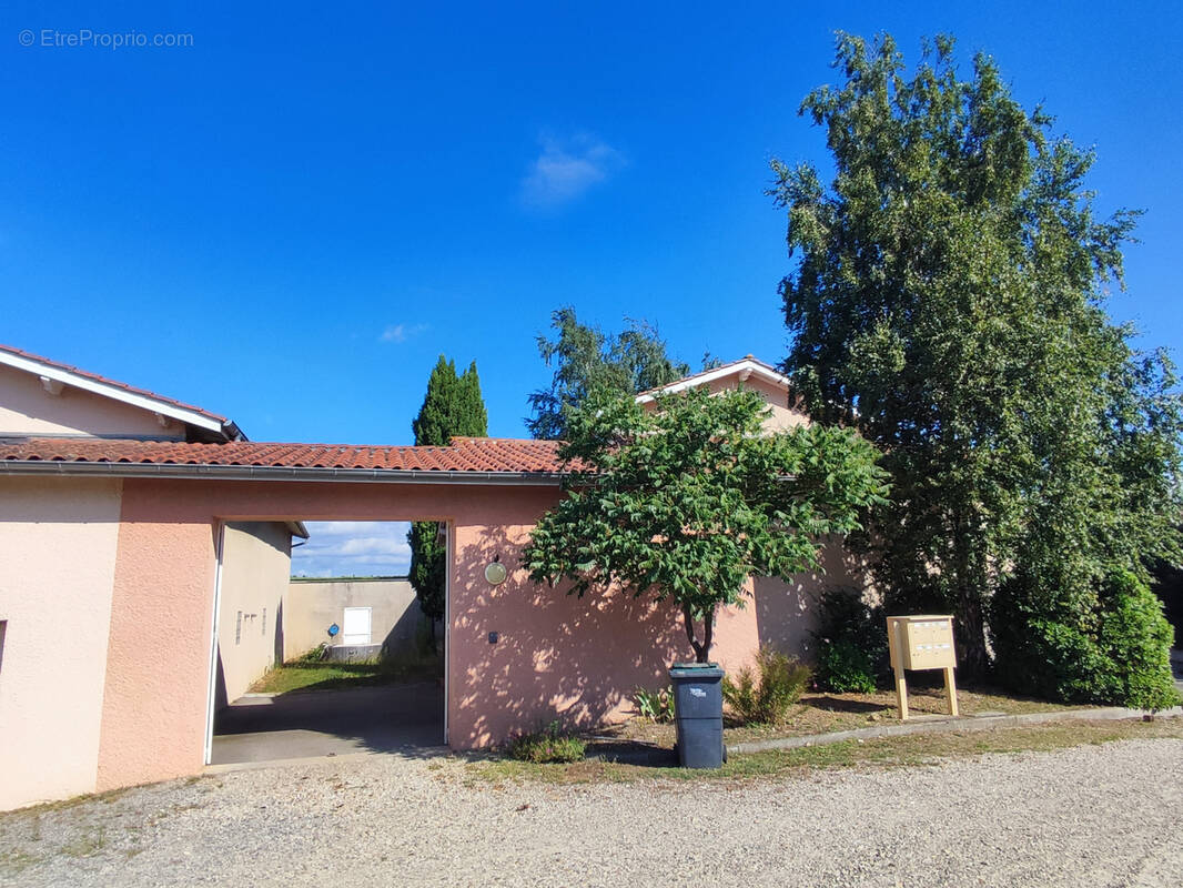 Maison à REVENTIN-VAUGRIS