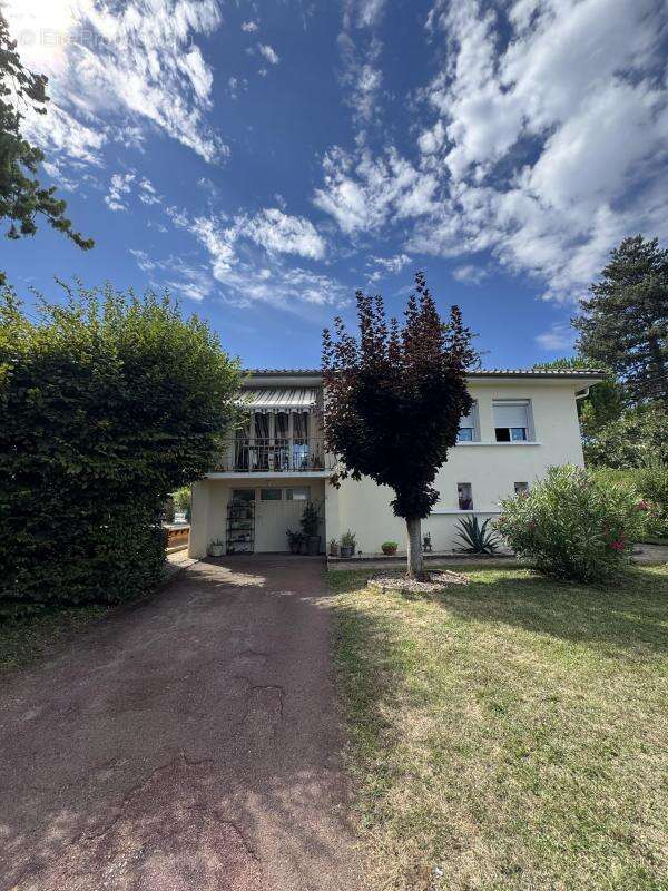 Maison à TASSIN-LA-DEMI-LUNE