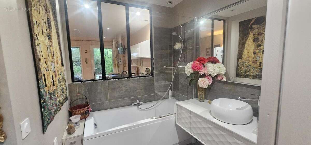 Appartement à FONTAINES-SUR-SAONE