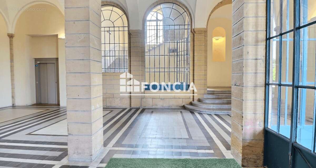 Appartement à SAINTE-FOY-LES-LYON