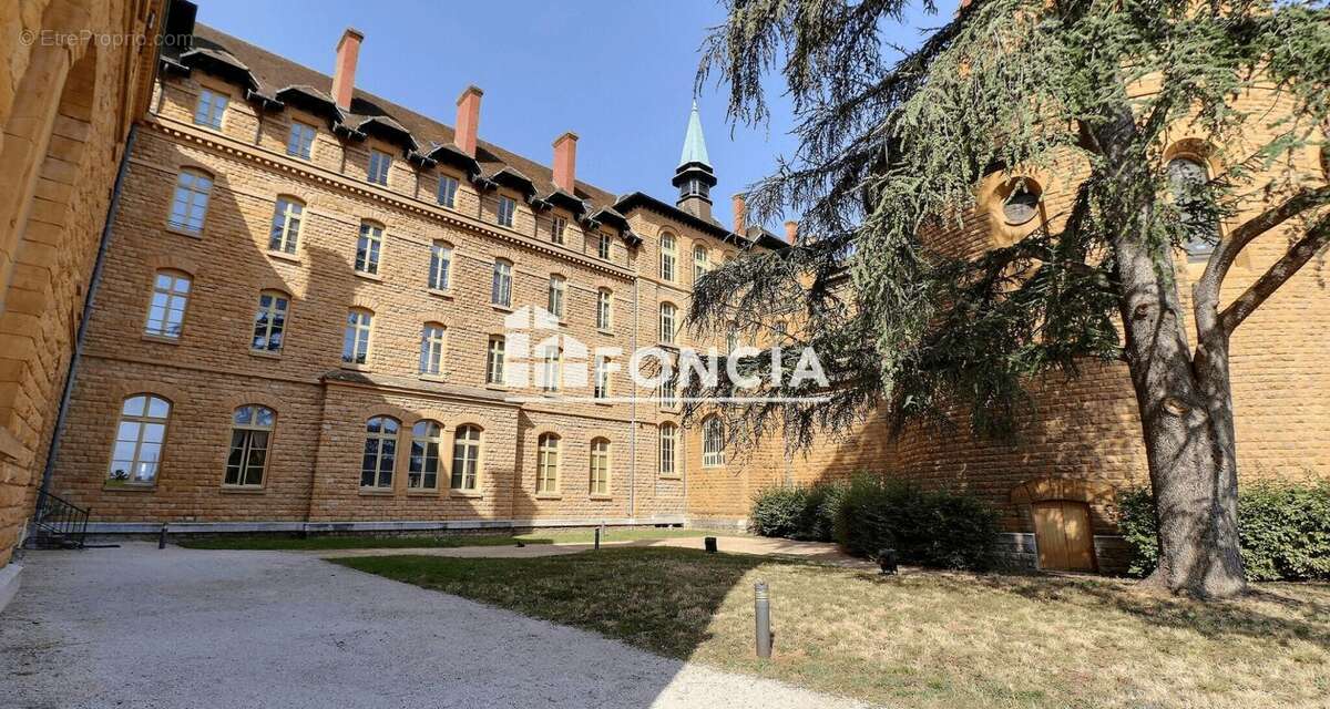 Appartement à SAINTE-FOY-LES-LYON