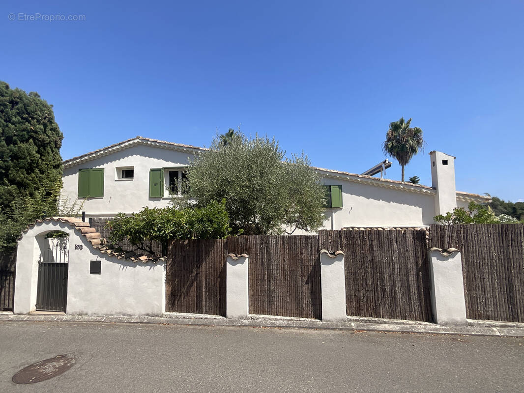 Appartement à VILLENEUVE-LOUBET