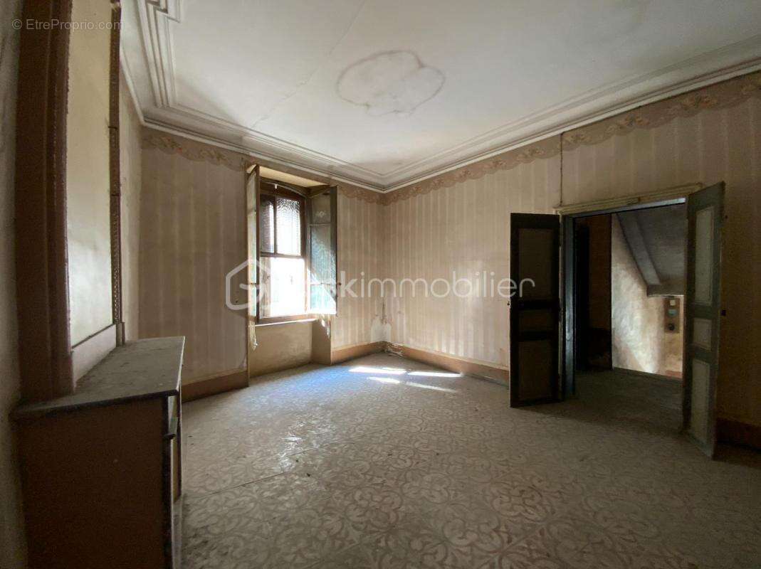 Appartement à LEZAN