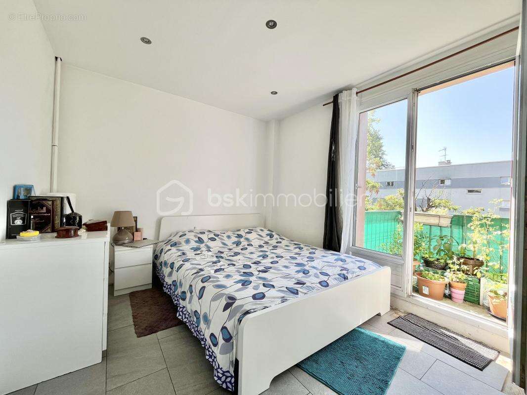 Appartement à SARTROUVILLE