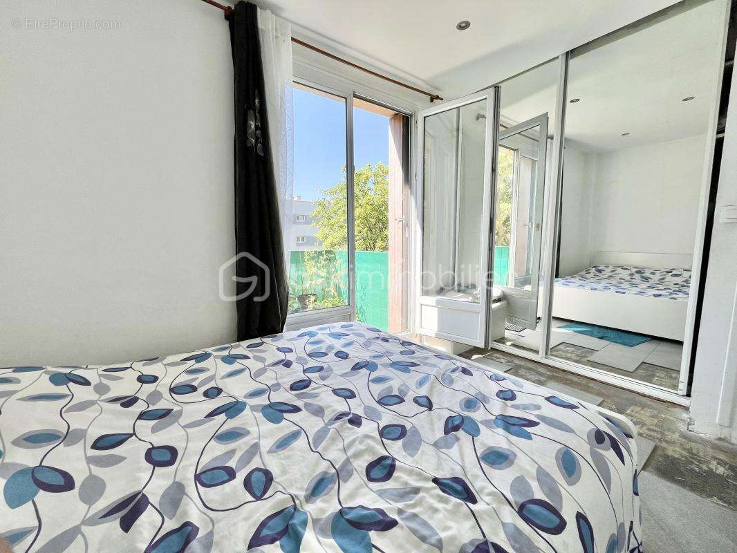 Appartement à SARTROUVILLE