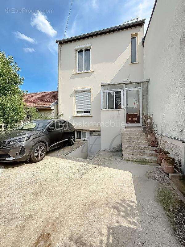 Maison à BONNEUIL-SUR-MARNE