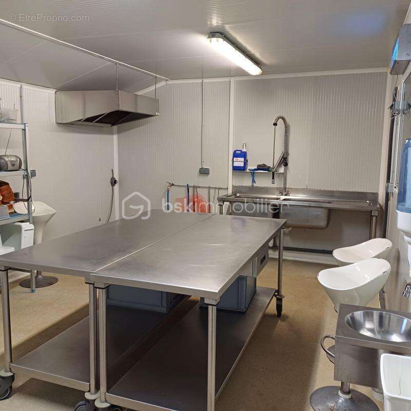 Commerce à MARCILLE-LA-VILLE