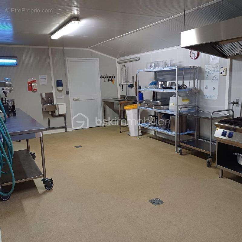 Commerce à MARCILLE-LA-VILLE