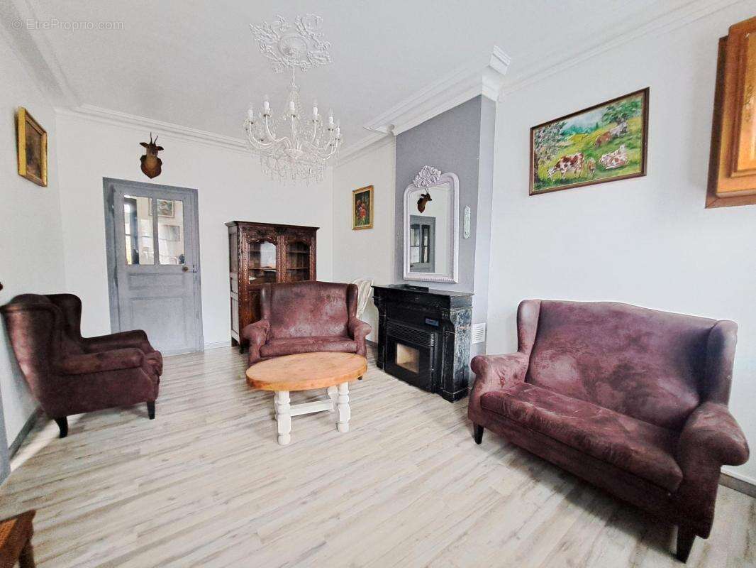 Maison à MOULINS-LA-MARCHE