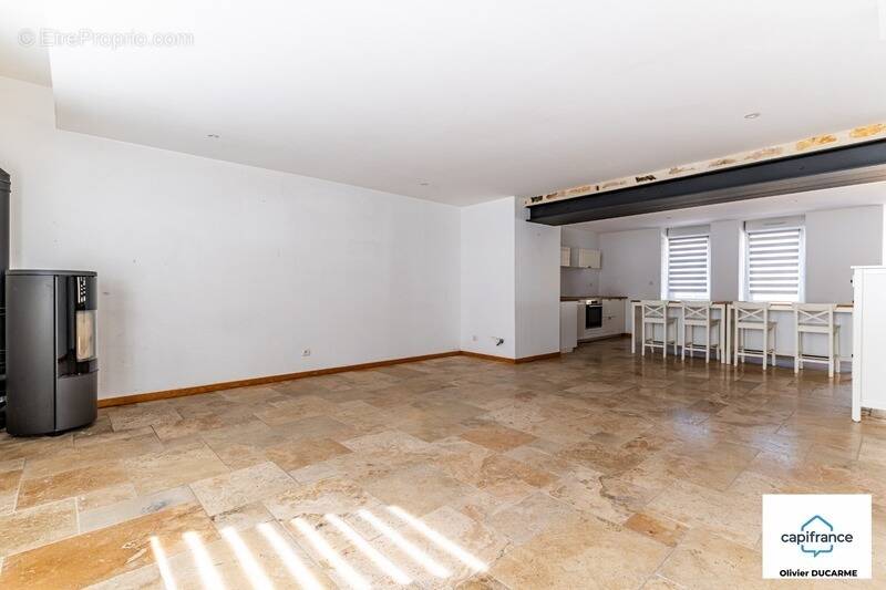 Appartement à MIREBEAU-SUR-BEZE