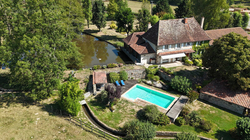 Maison à LA CLAYETTE