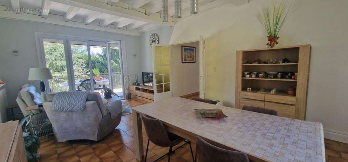 Maison à CHATEAU-L&#039;EVEQUE