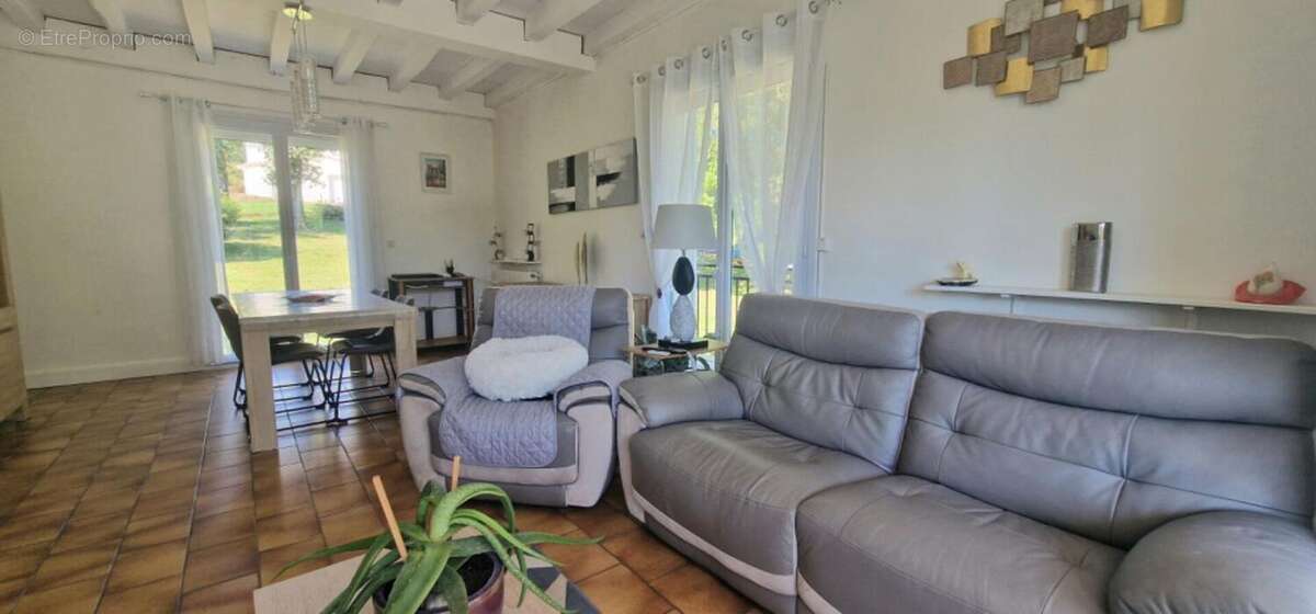 Maison à CHATEAU-L&#039;EVEQUE