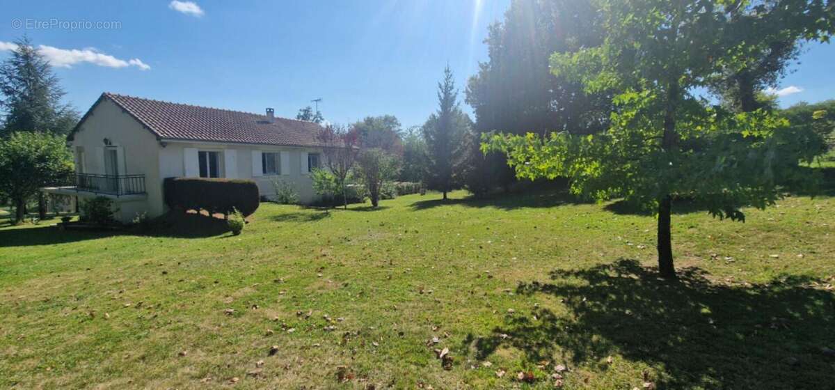 Maison à CHATEAU-L&#039;EVEQUE