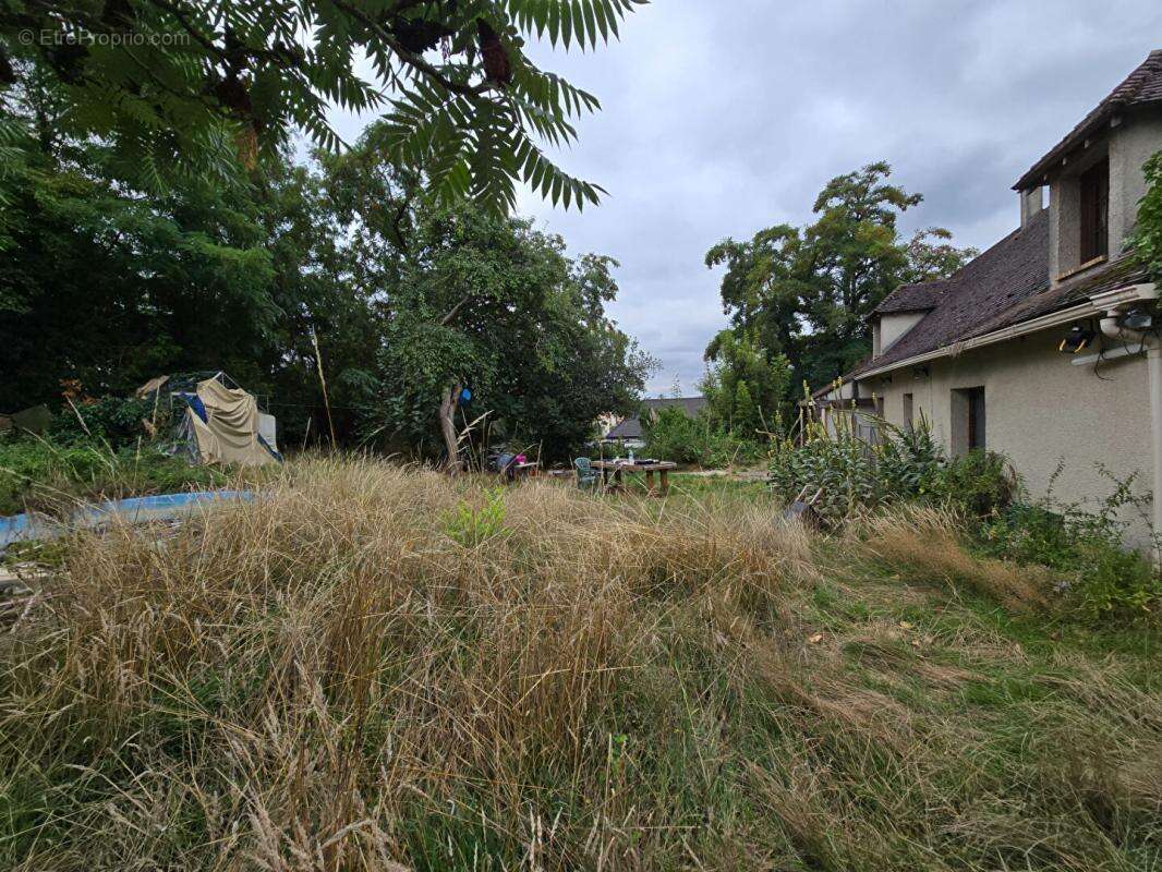 Terrain à LONGPONT-SUR-ORGE