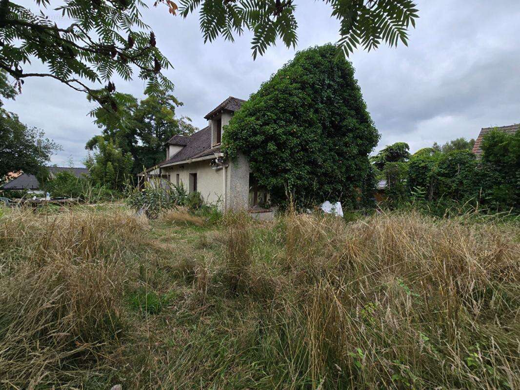 Terrain à LONGPONT-SUR-ORGE