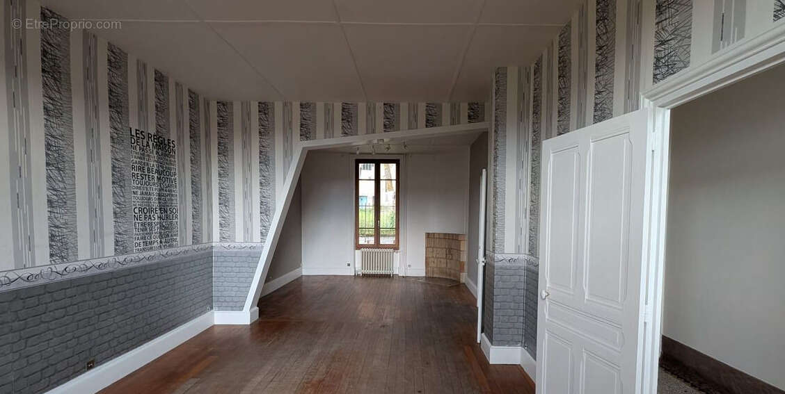 Maison à CHAUFFAILLES