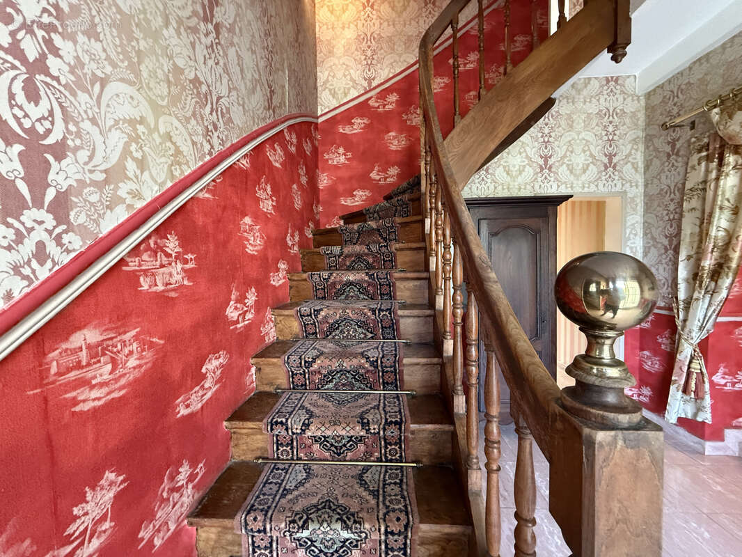 Maison à LES ARTIGUES-DE-LUSSAC