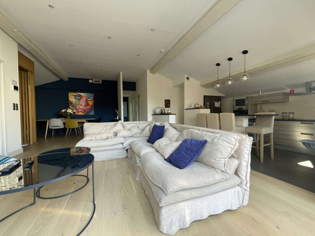 Maison à VILLEMOLAQUE