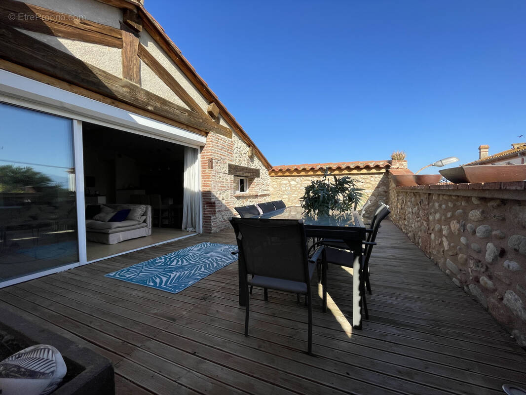 Maison à VILLEMOLAQUE